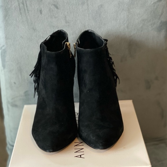 Ann Taylor Sonya Black Fringe Suede Booties. Size 9. - Picture 4 of 7